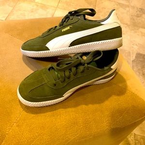 Puma Suede Sneakers in Green